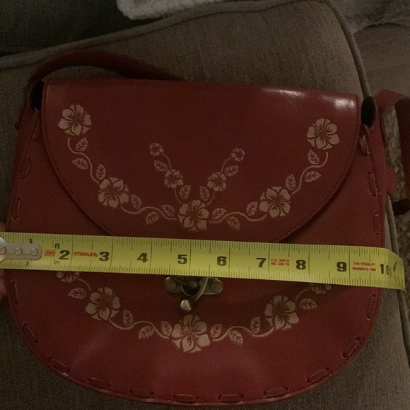 Super cute, vinyl bag with flower details and stitching - Picture 13 of 13